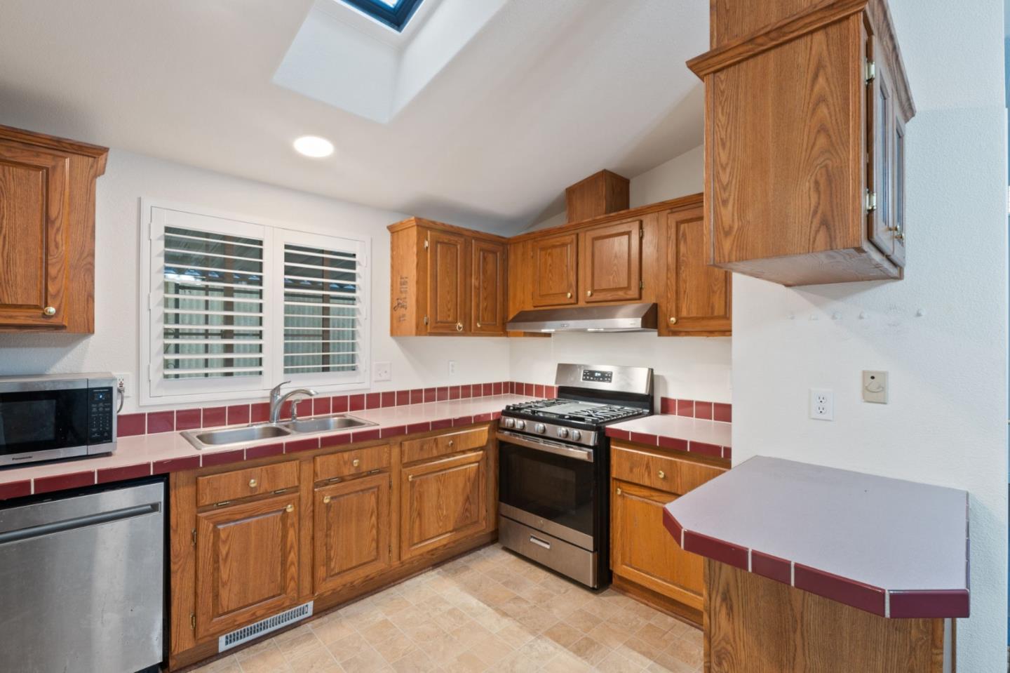 Detail Gallery Image 15 of 29 For 64 Franciscan Dr #17,  Daly City,  CA 94014 - 3 Beds | 2 Baths