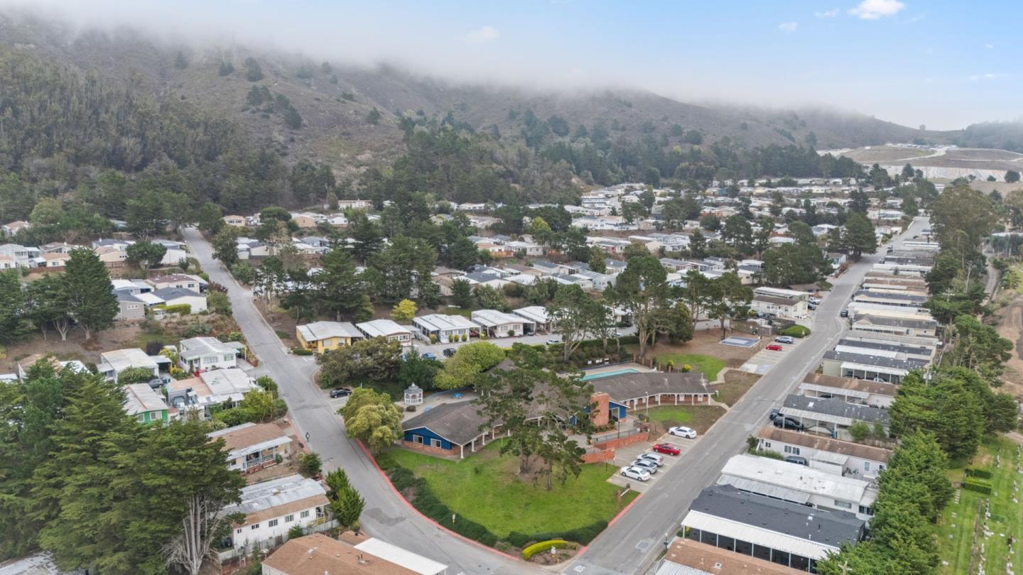 Detail Gallery Image 4 of 29 For 64 Franciscan Dr #17,  Daly City,  CA 94014 - 3 Beds | 2 Baths