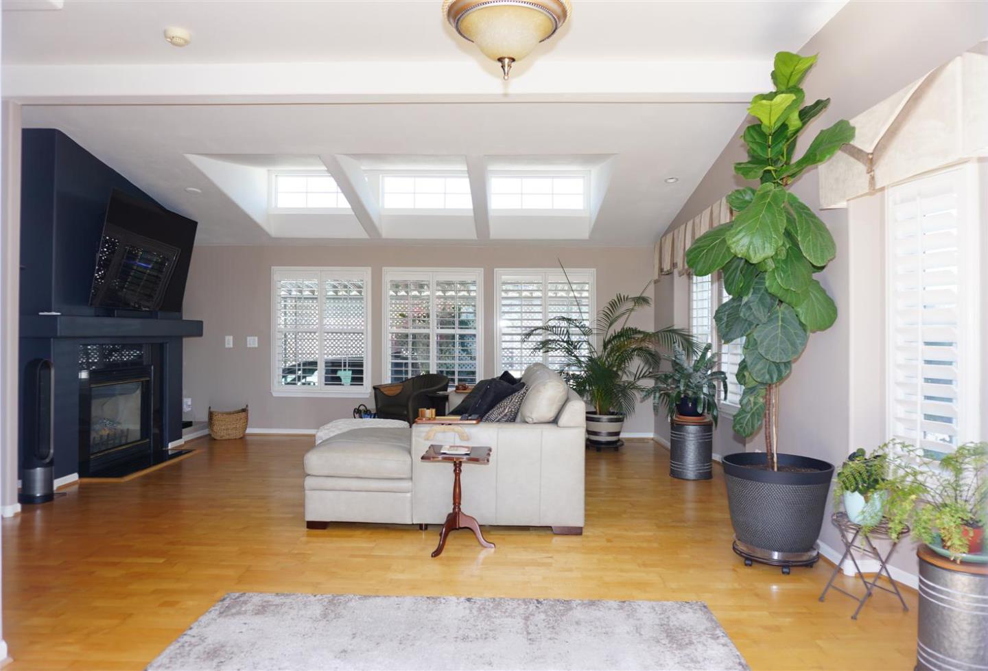 Detail Gallery Image 11 of 27 For 1225 Vienna Dr #402,  Sunnyvale,  CA 94089 - 4 Beds | 2 Baths