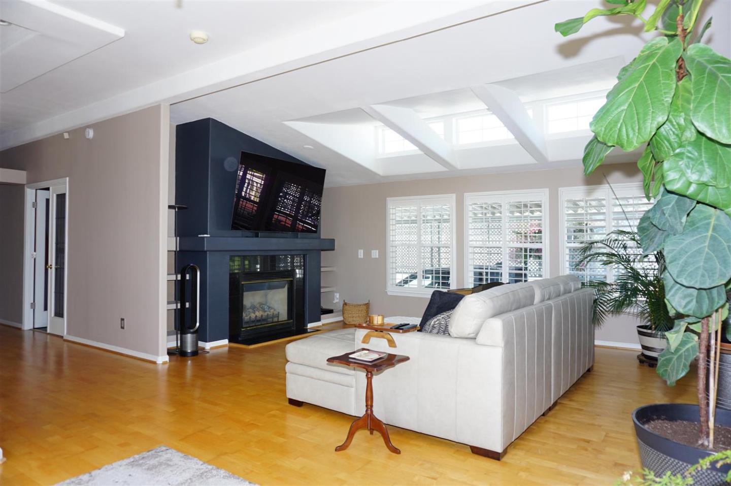 Detail Gallery Image 12 of 27 For 1225 Vienna Dr #402,  Sunnyvale,  CA 94089 - 4 Beds | 2 Baths