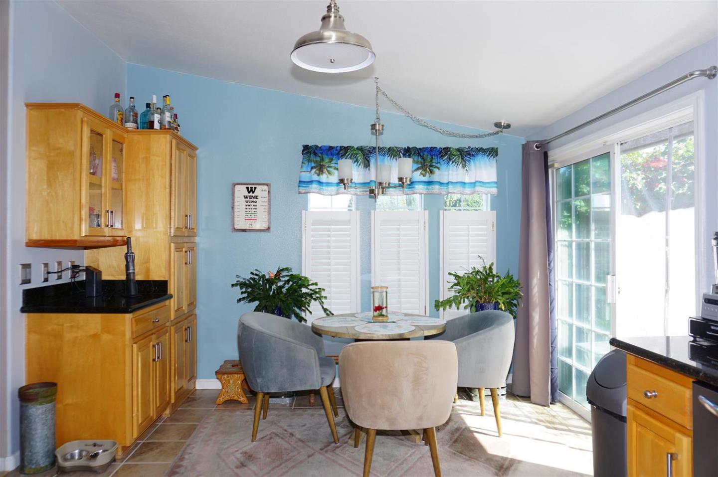 Detail Gallery Image 7 of 27 For 1225 Vienna Dr #402,  Sunnyvale,  CA 94089 - 4 Beds | 2 Baths