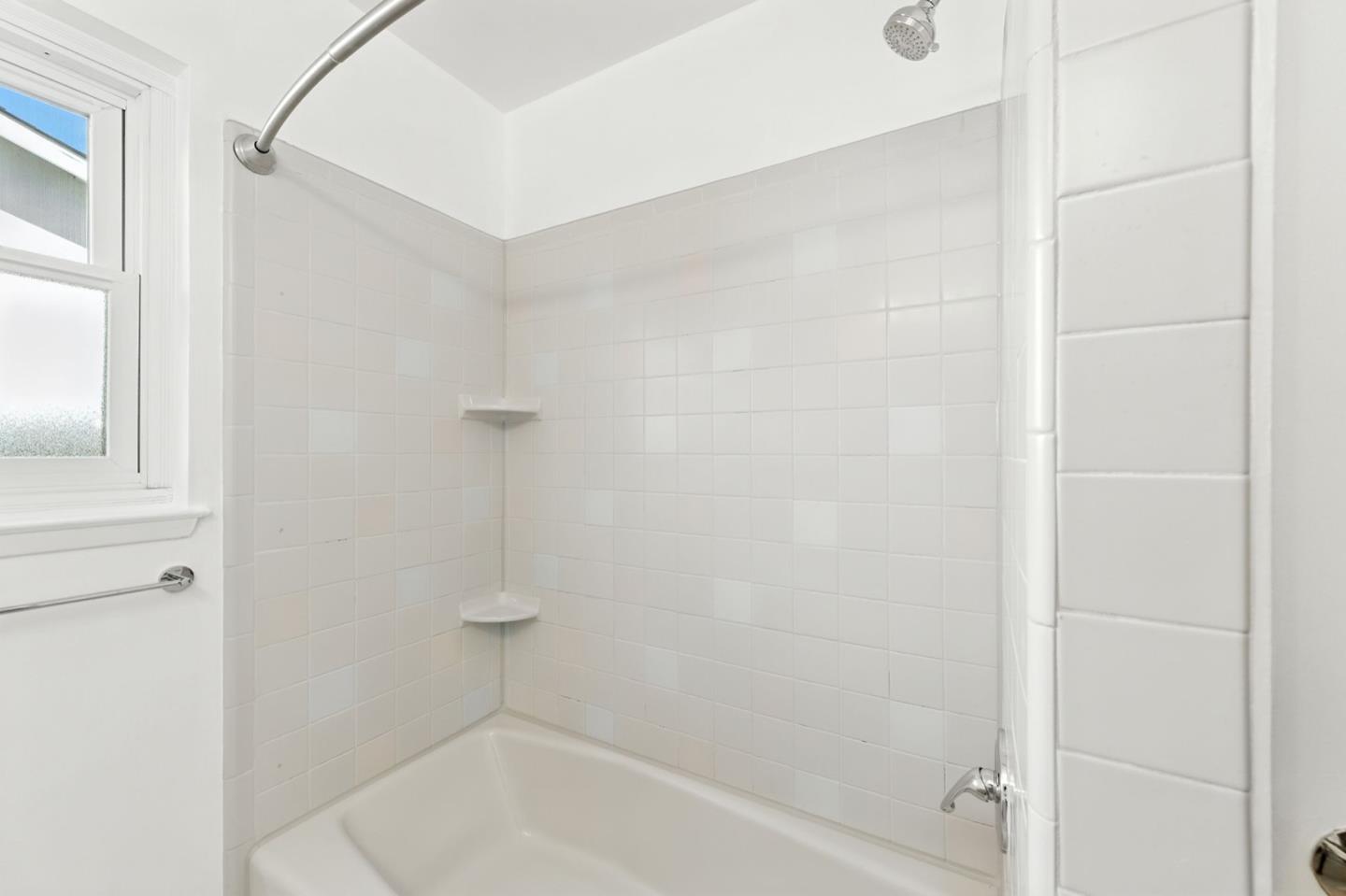 Detail Gallery Image 10 of 14 For 1123 Hudson St, Redwood City,  CA 94061 - 2 Beds | 1 Baths