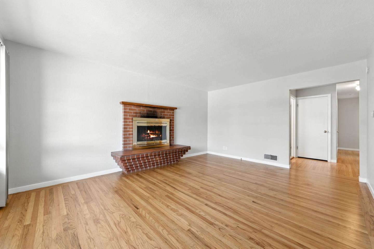 Detail Gallery Image 2 of 14 For 1123 Hudson St, Redwood City,  CA 94061 - 2 Beds | 1 Baths