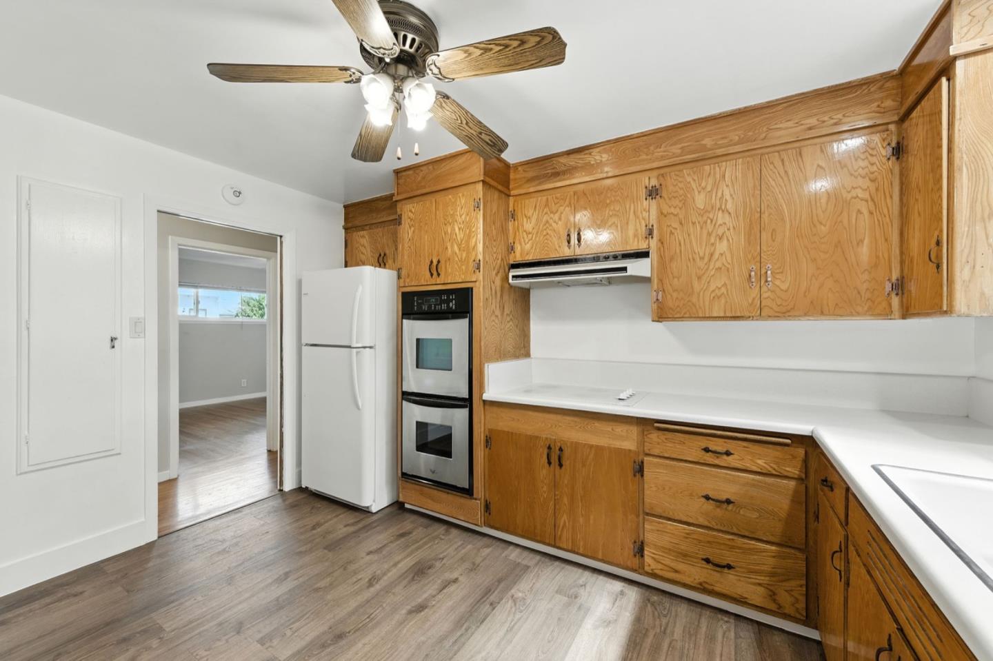 Detail Gallery Image 6 of 14 For 1123 Hudson St, Redwood City,  CA 94061 - 2 Beds | 1 Baths