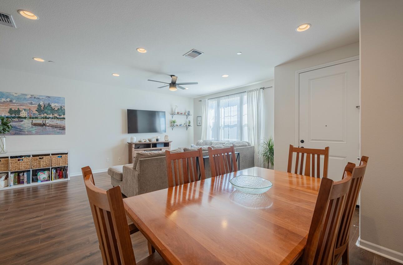 Detail Gallery Image 10 of 47 For 18669 Mcclellan Cir, East Garrison,  CA 93933 - 3 Beds | 2/1 Baths