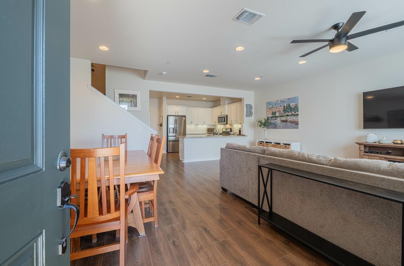 Detail Gallery Image 4 of 47 For 18669 Mcclellan Cir, East Garrison,  CA 93933 - 3 Beds | 2/1 Baths