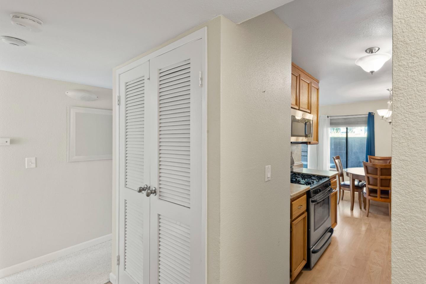 Detail Gallery Image 5 of 27 For 6366 Joaquin Murieta Ave #K,  Newark,  CA 94560 - 2 Beds | 1 Baths