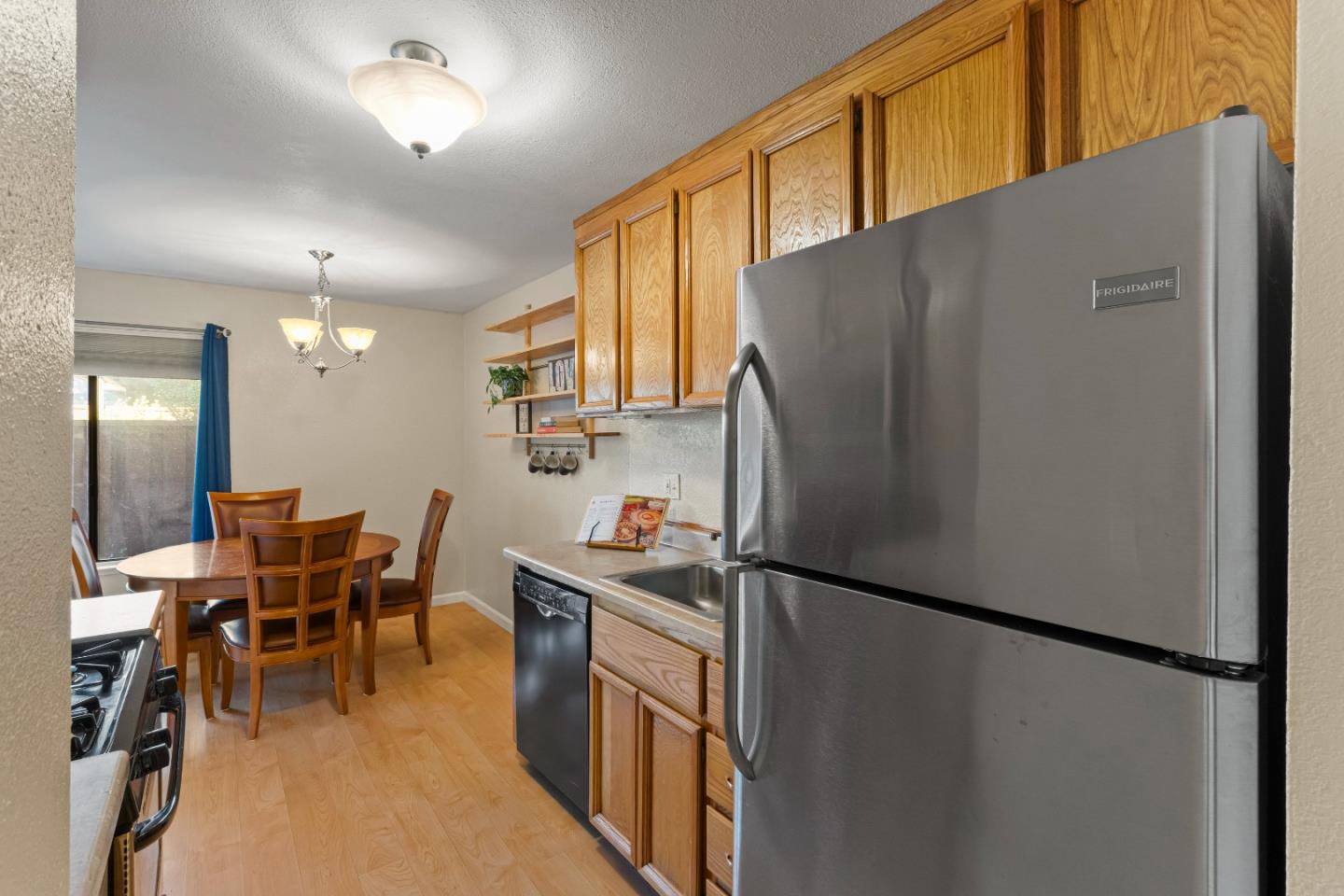 Detail Gallery Image 6 of 27 For 6366 Joaquin Murieta Ave #K,  Newark,  CA 94560 - 2 Beds | 1 Baths