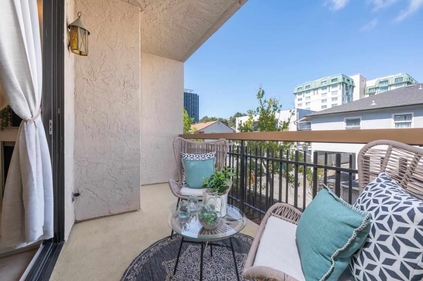 Detail Gallery Image 18 of 43 For 217 8th Ave #203,  San Mateo,  CA 94401 - 2 Beds | 2 Baths