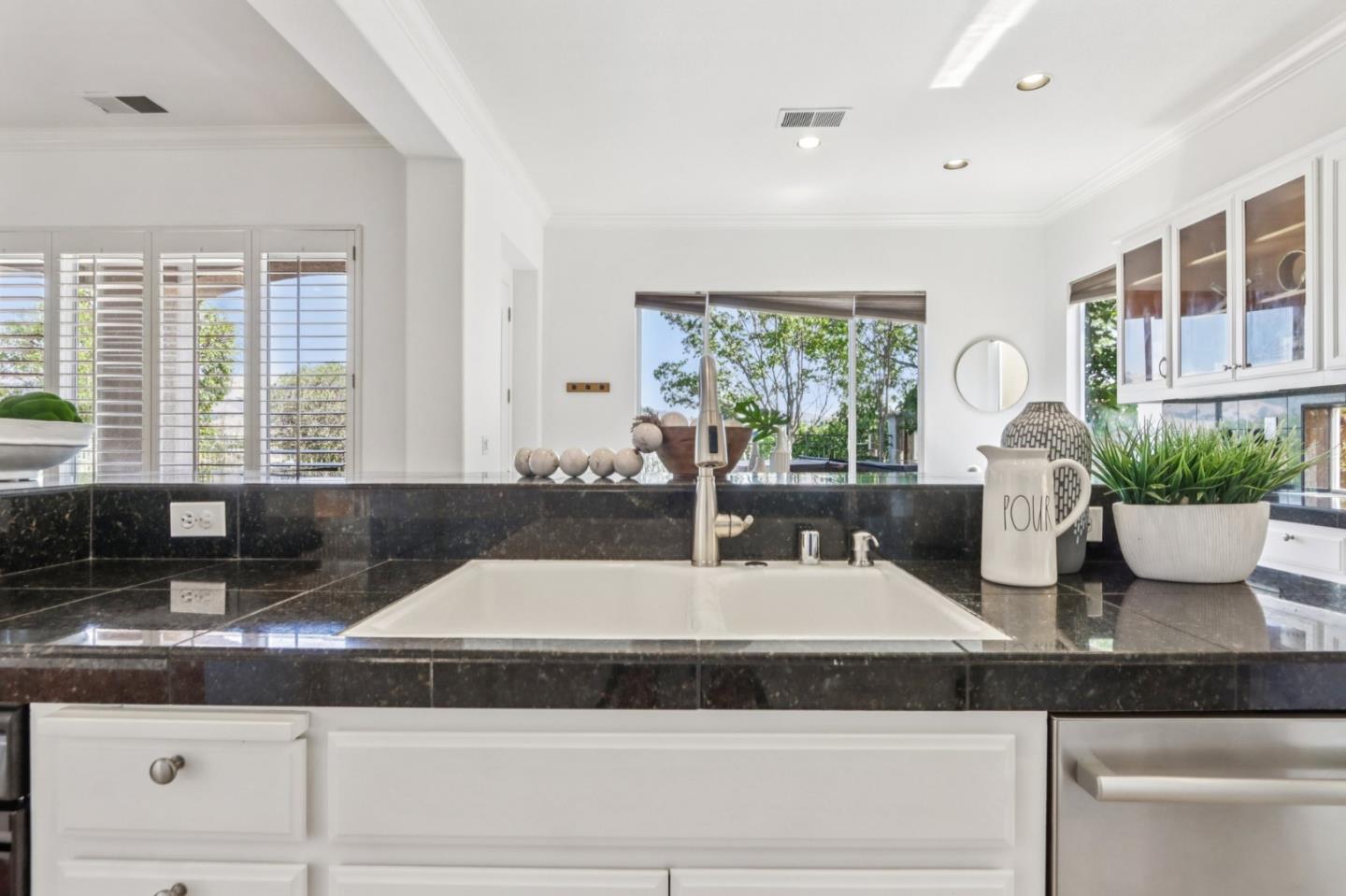 Detail Gallery Image 14 of 56 For 5254 Grosseto Ct, San Jose,  CA 95138 - 5 Beds | 4/1 Baths
