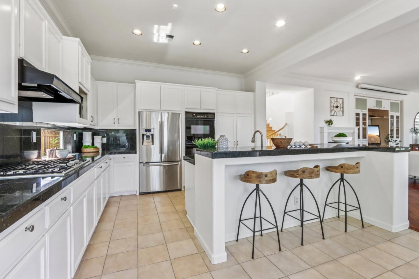 Detail Gallery Image 9 of 56 For 5254 Grosseto Ct, San Jose,  CA 95138 - 5 Beds | 4/1 Baths