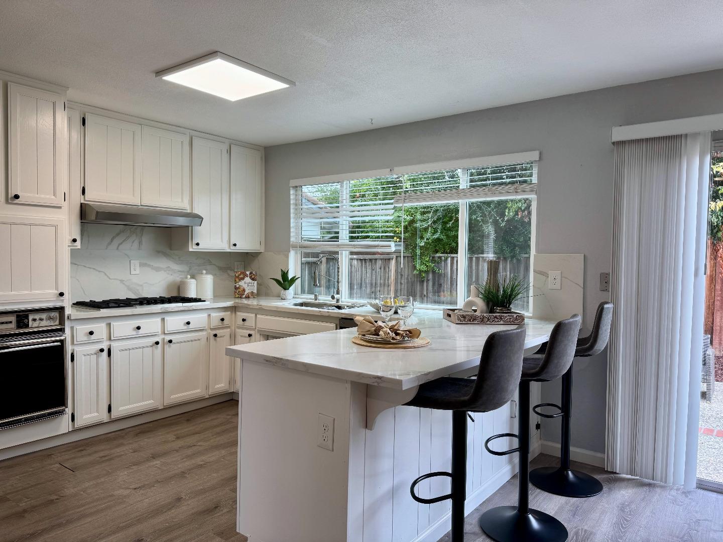 Detail Gallery Image 13 of 43 For 3390 Vangorn Ct, San Jose,  CA 95121 - 4 Beds | 2 Baths