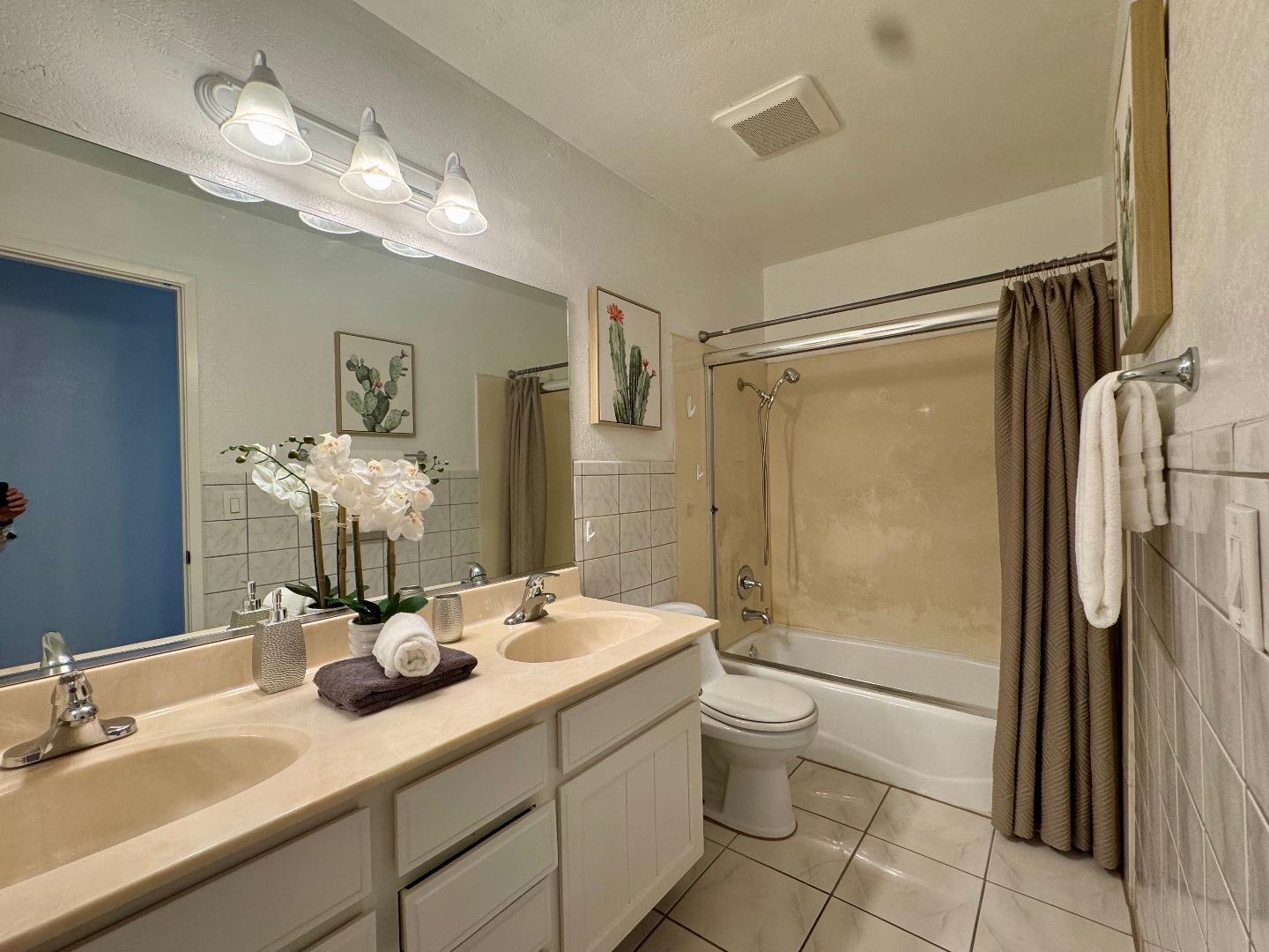 Detail Gallery Image 35 of 43 For 3390 Vangorn Ct, San Jose,  CA 95121 - 4 Beds | 2 Baths