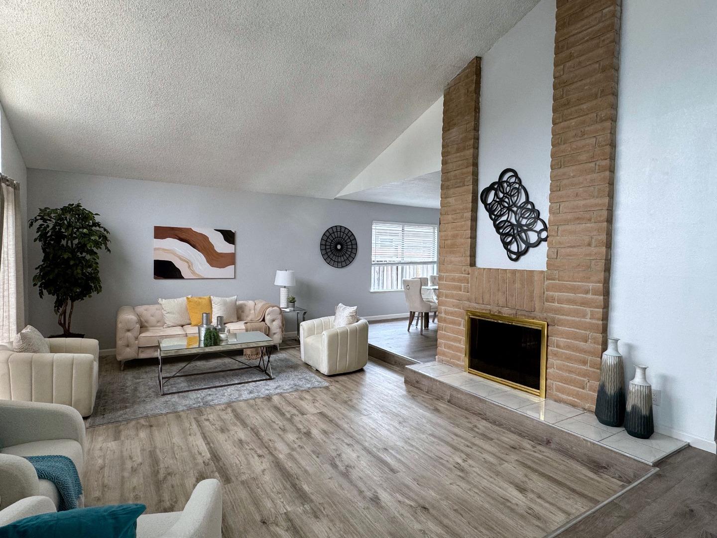 Detail Gallery Image 5 of 43 For 3390 Vangorn Ct, San Jose,  CA 95121 - 4 Beds | 2 Baths