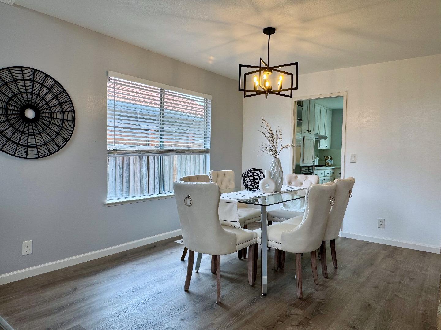 Detail Gallery Image 9 of 43 For 3390 Vangorn Ct, San Jose,  CA 95121 - 4 Beds | 2 Baths