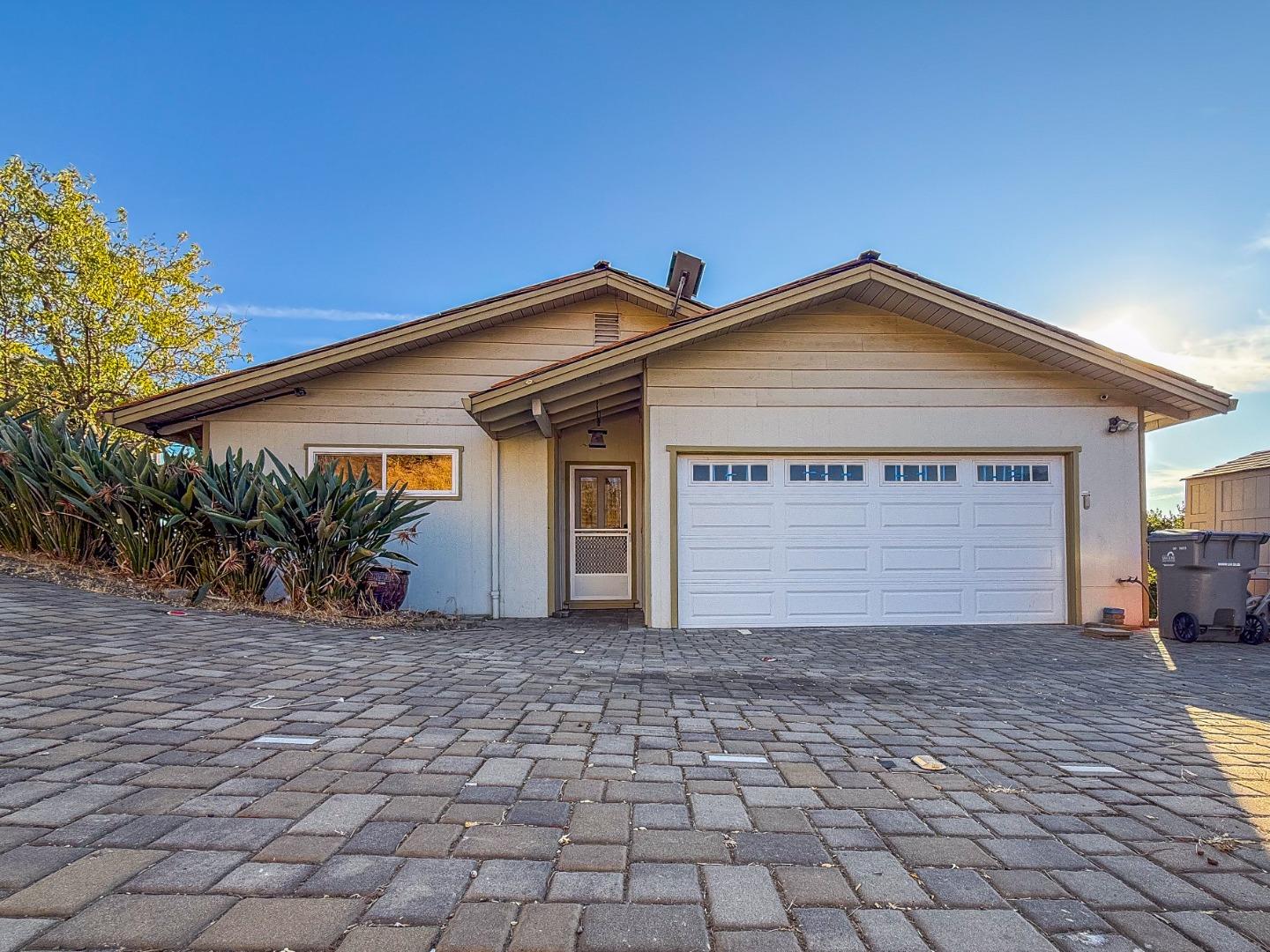 Detail Gallery Image 2 of 31 For 3457 Ramstad Dr, San Jose,  CA 95127 - 4 Beds | 2/1 Baths