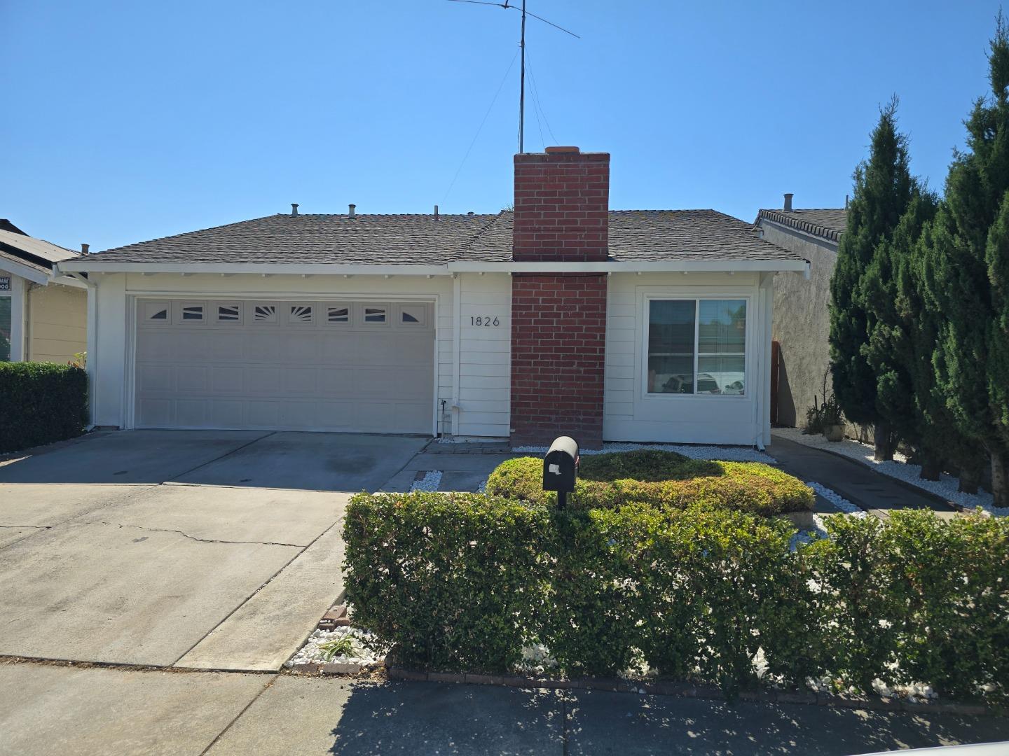 Detail Gallery Image 1 of 12 For 1826 Perrone Cir, San Jose,  CA 95116 - 3 Beds | 2 Baths