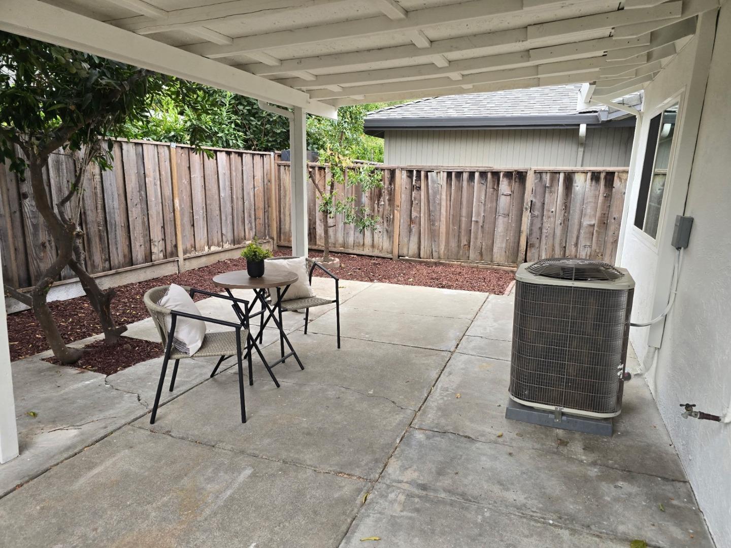 Detail Gallery Image 12 of 12 For 1826 Perrone Cir, San Jose,  CA 95116 - 3 Beds | 2 Baths