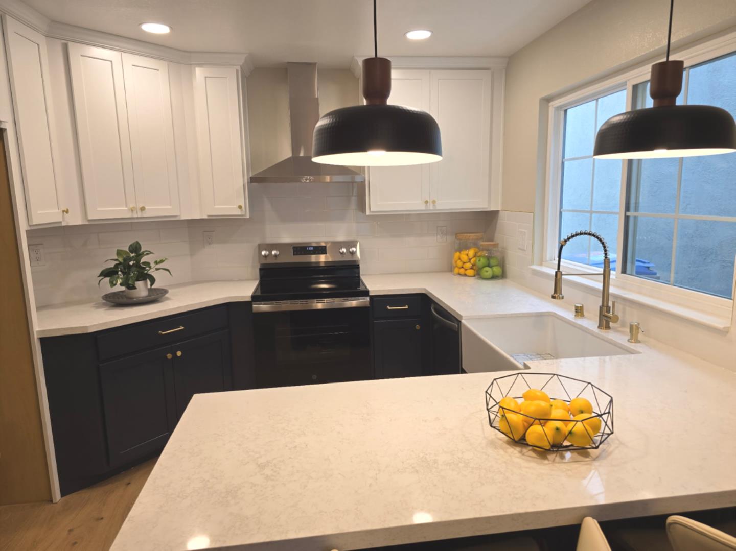 Detail Gallery Image 2 of 12 For 1826 Perrone Cir, San Jose,  CA 95116 - 3 Beds | 2 Baths