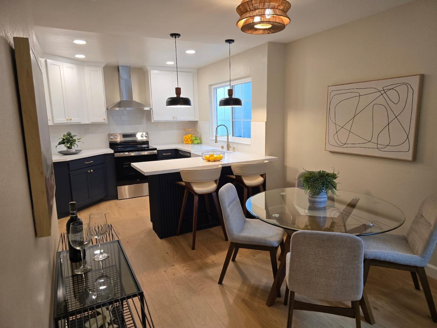 Detail Gallery Image 4 of 12 For 1826 Perrone Cir, San Jose,  CA 95116 - 3 Beds | 2 Baths