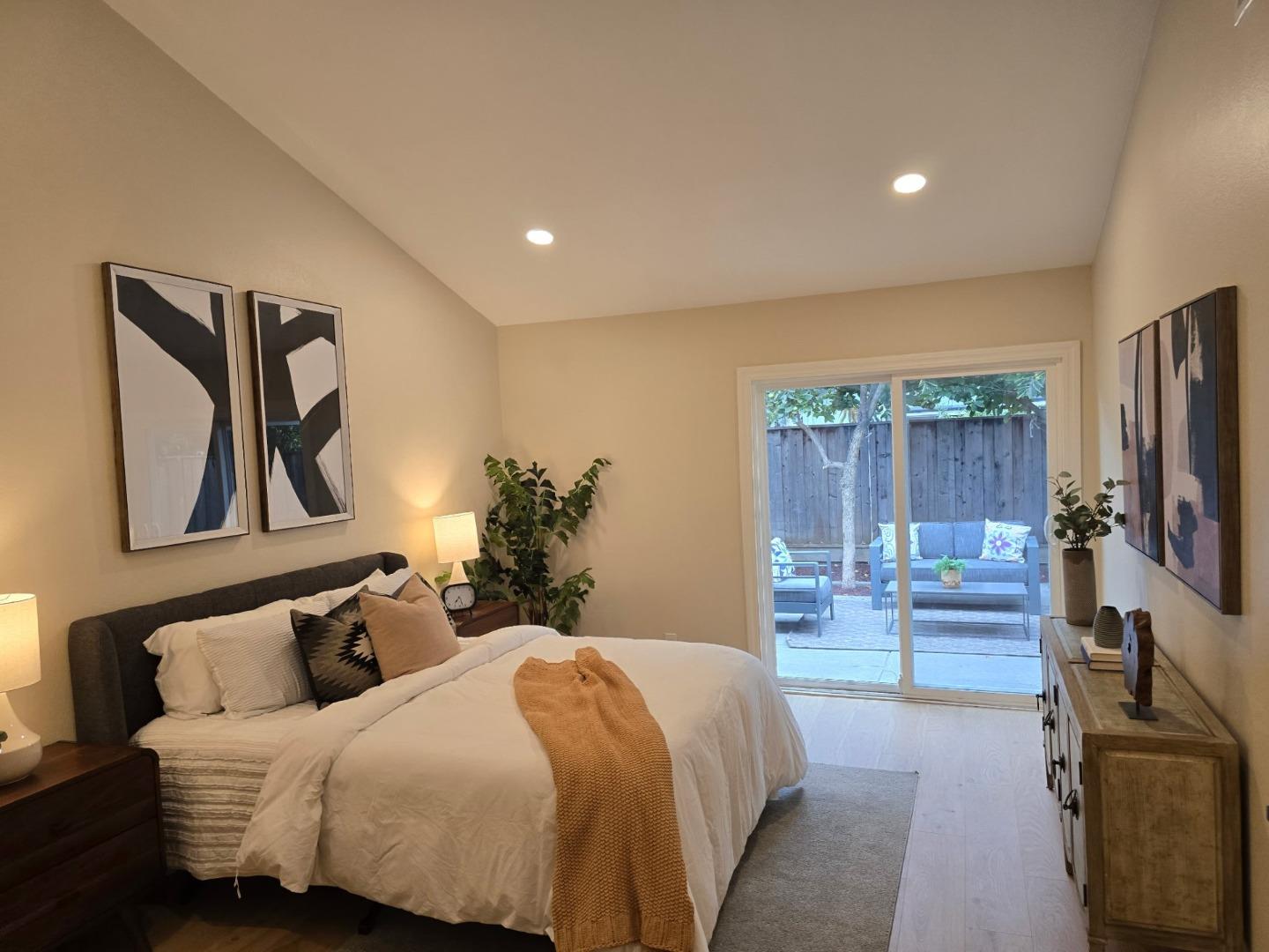 Detail Gallery Image 5 of 12 For 1826 Perrone Cir, San Jose,  CA 95116 - 3 Beds | 2 Baths
