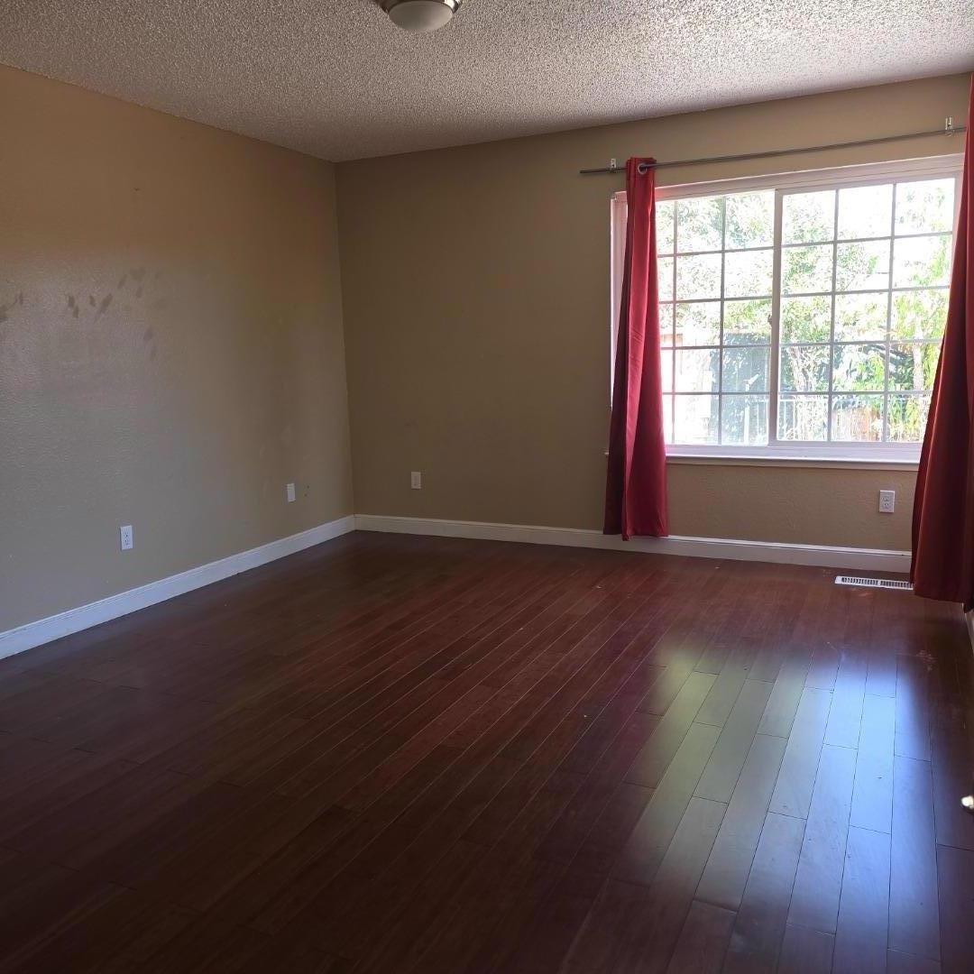 Detail Gallery Image 5 of 9 For 3794 Arlington Cir, Pittsburg,  CA 94565 - 3 Beds | 2 Baths