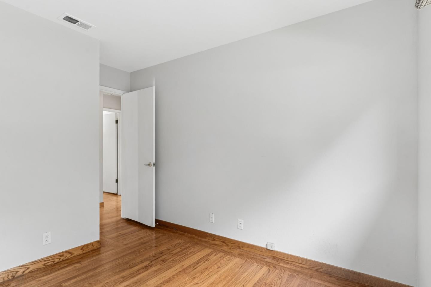 Detail Gallery Image 11 of 42 For 704 Arleen Way, Pacifica,  CA 94044 - 3 Beds | 2 Baths
