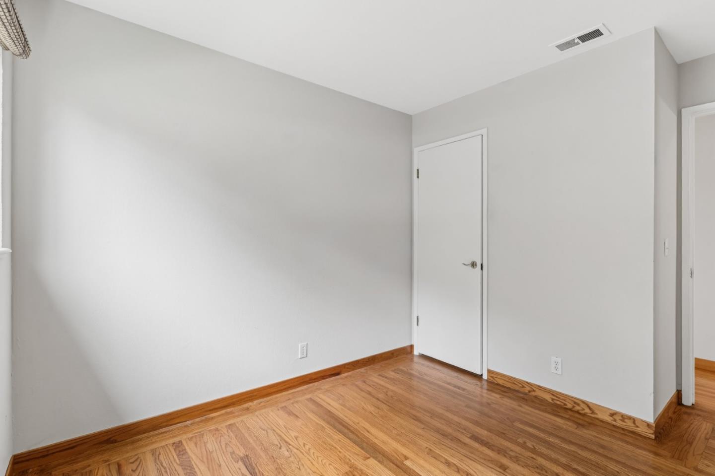Detail Gallery Image 13 of 42 For 704 Arleen Way, Pacifica,  CA 94044 - 3 Beds | 2 Baths
