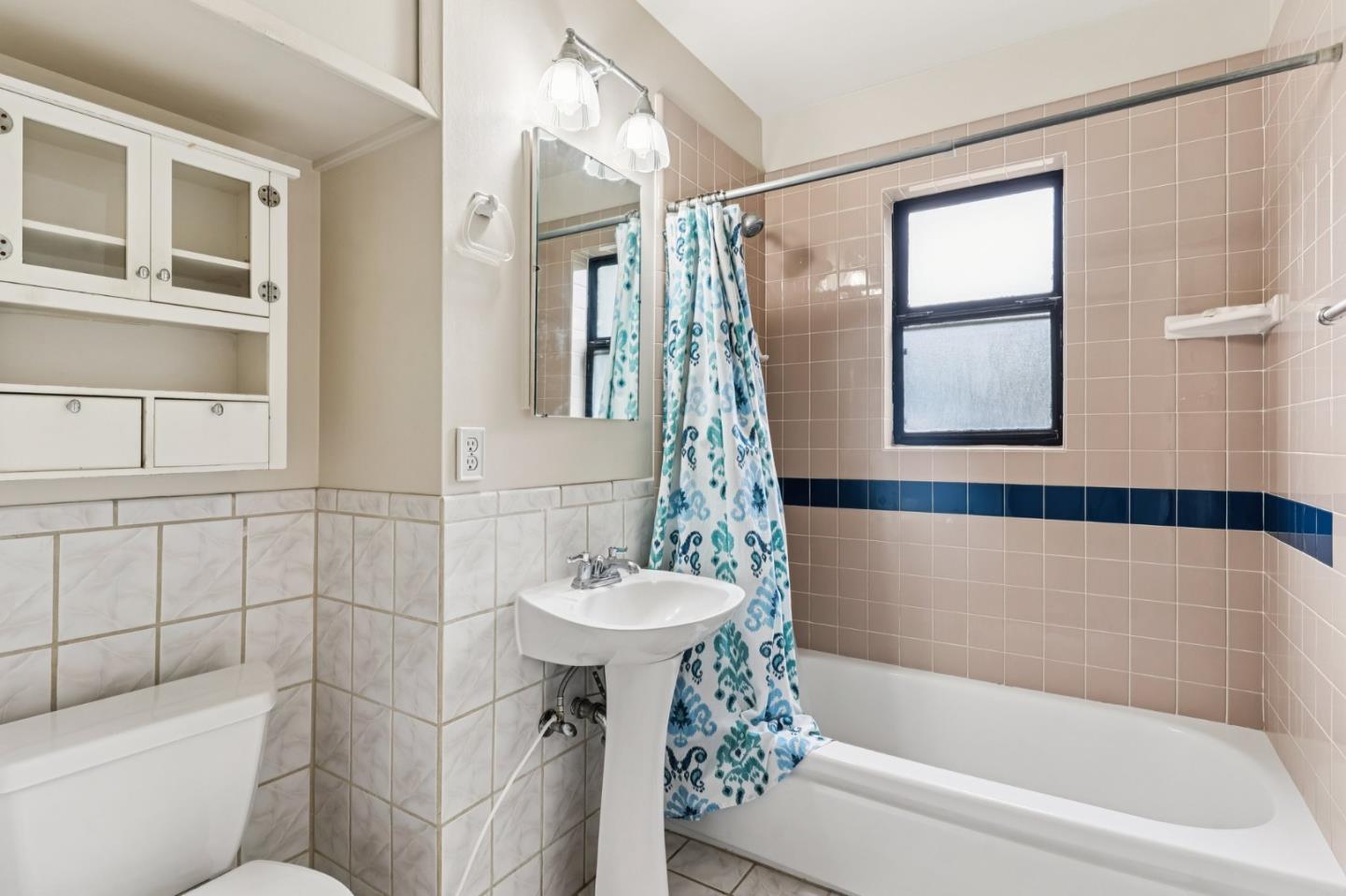 Detail Gallery Image 16 of 42 For 704 Arleen Way, Pacifica,  CA 94044 - 3 Beds | 2 Baths