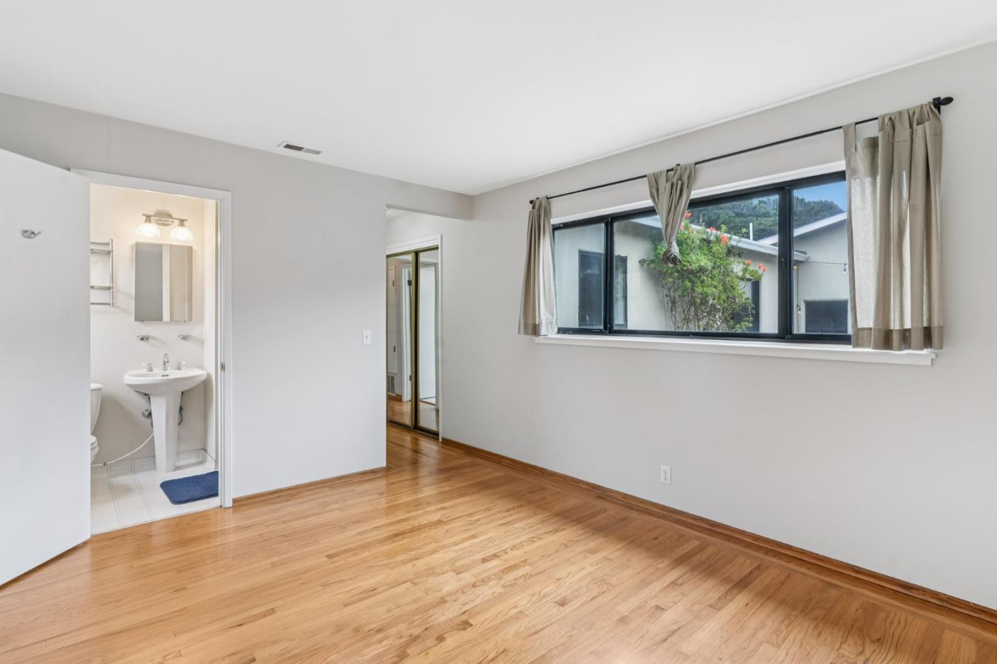 Detail Gallery Image 18 of 42 For 704 Arleen Way, Pacifica,  CA 94044 - 3 Beds | 2 Baths
