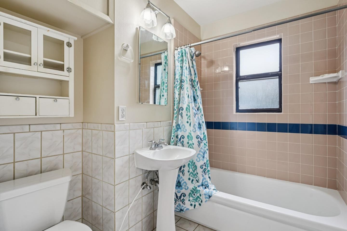 Detail Gallery Image 22 of 42 For 704 Arleen Way, Pacifica,  CA 94044 - 3 Beds | 2 Baths