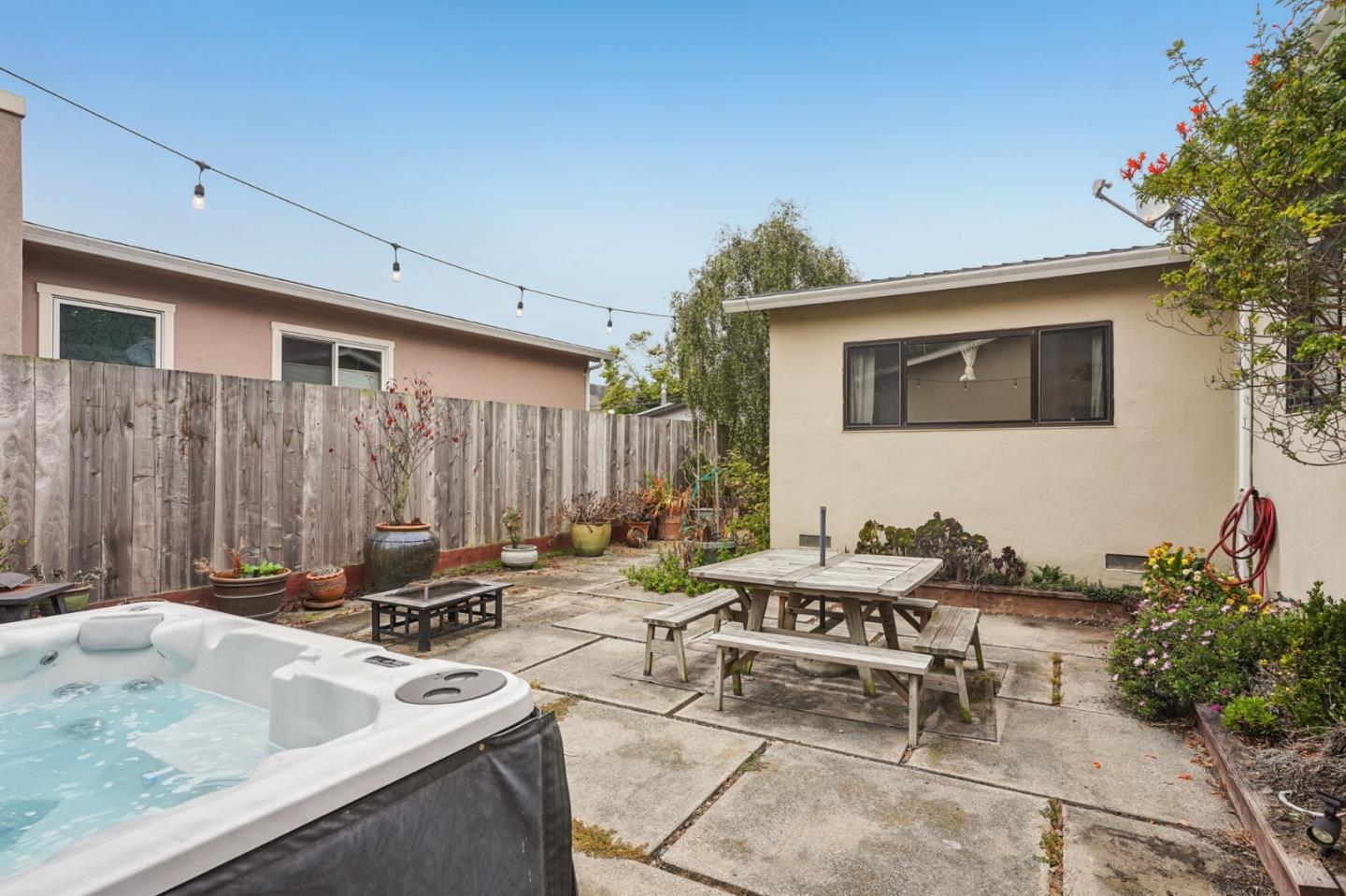 Detail Gallery Image 25 of 42 For 704 Arleen Way, Pacifica,  CA 94044 - 3 Beds | 2 Baths