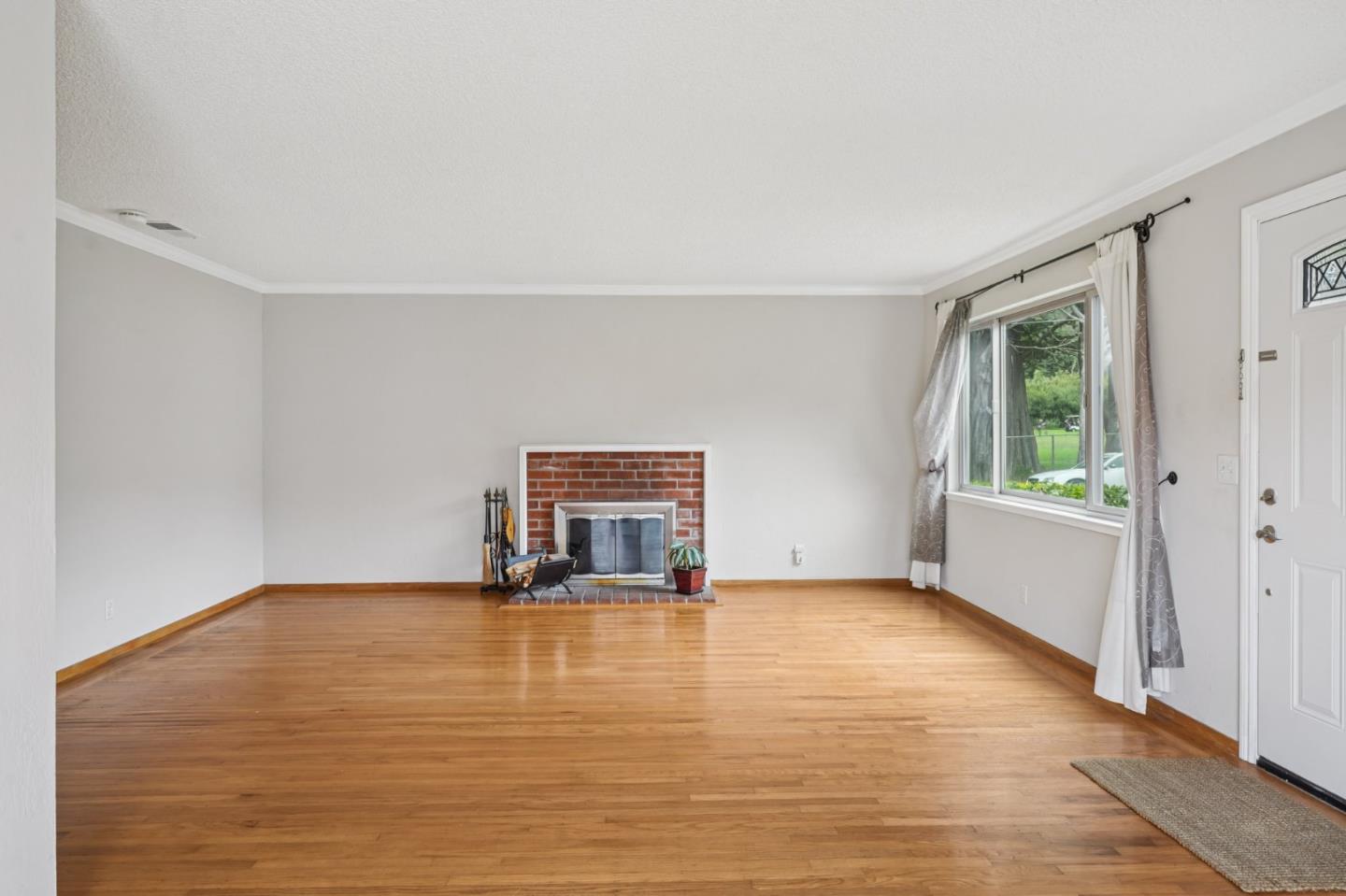 Detail Gallery Image 7 of 42 For 704 Arleen Way, Pacifica,  CA 94044 - 3 Beds | 2 Baths