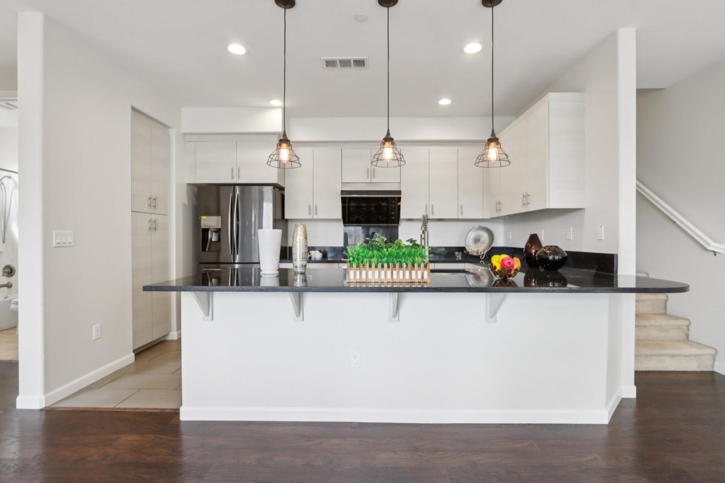 Detail Gallery Image 11 of 34 For 1932 Trento Loop, Milpitas,  CA 95035 - 3 Beds | 3 Baths