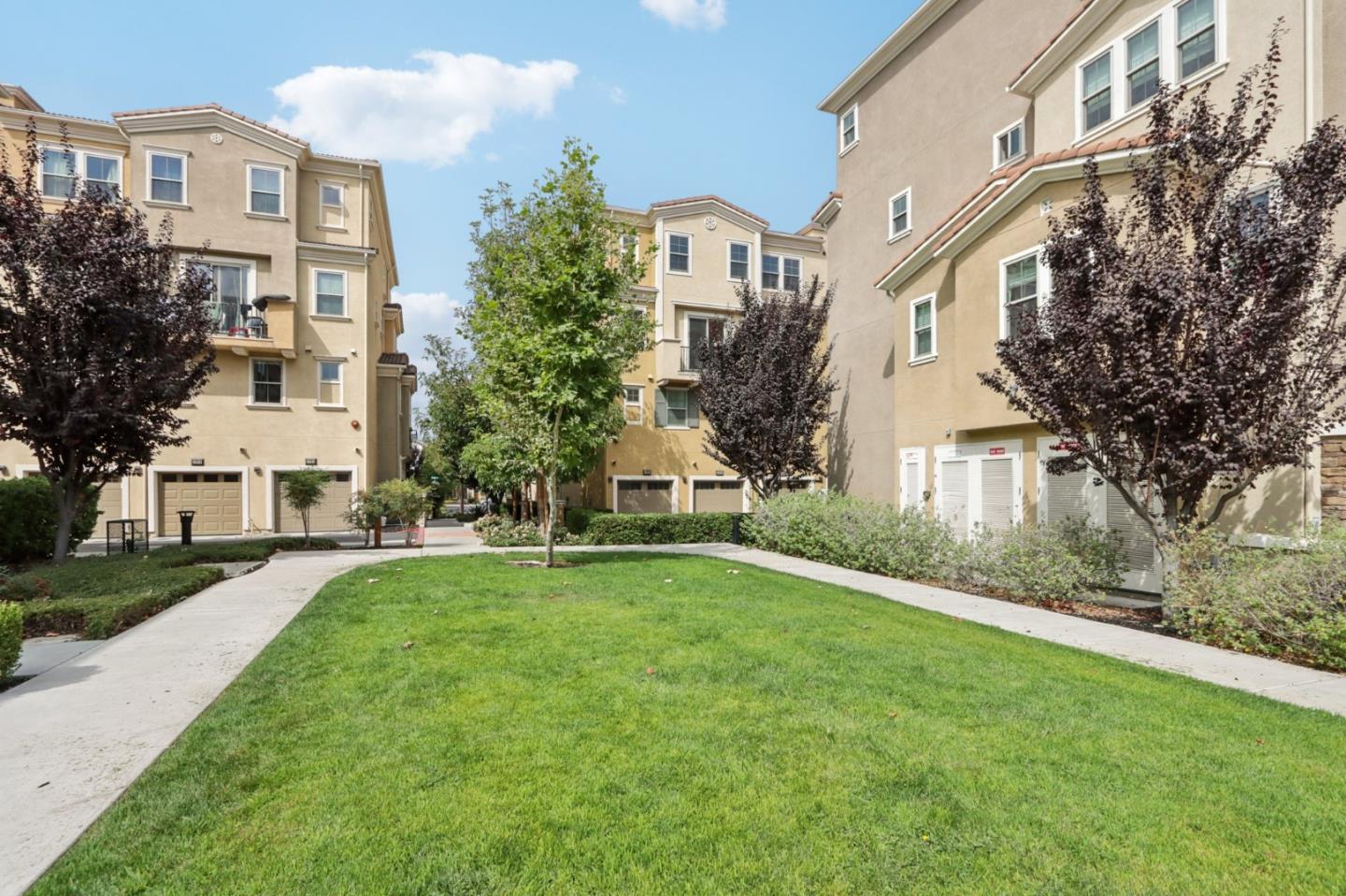 Detail Gallery Image 26 of 34 For 1932 Trento Loop, Milpitas,  CA 95035 - 3 Beds | 3 Baths