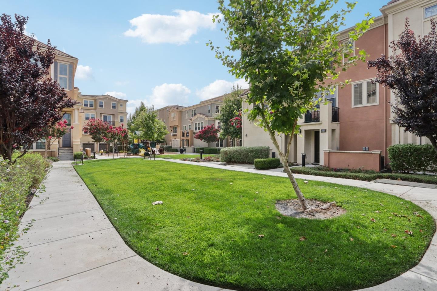 Detail Gallery Image 27 of 34 For 1932 Trento Loop, Milpitas,  CA 95035 - 3 Beds | 3 Baths