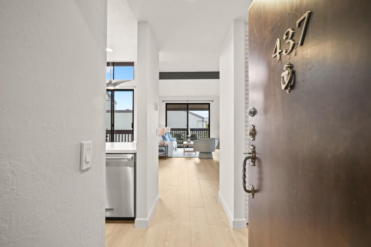 Detail Gallery Image 2 of 82 For 2101 Shoreline Dr #437,  Alameda,  CA 94501 - 2 Beds | 1/1 Baths