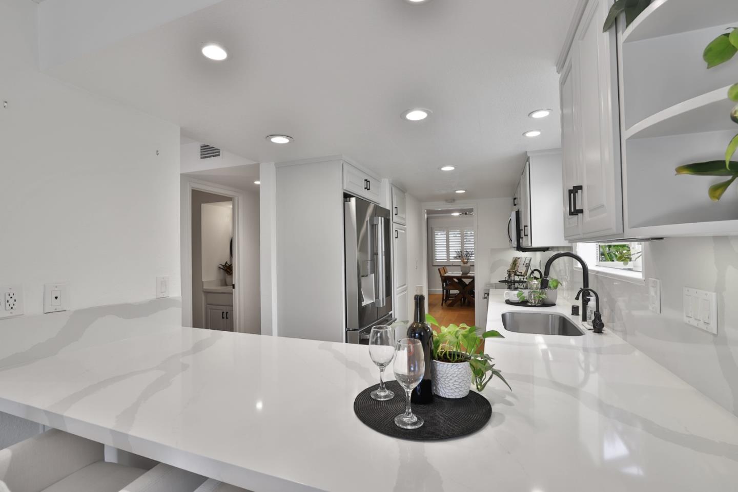 Detail Gallery Image 10 of 71 For 118 via Lago, Los Gatos,  CA 95032 - 3 Beds | 2/1 Baths