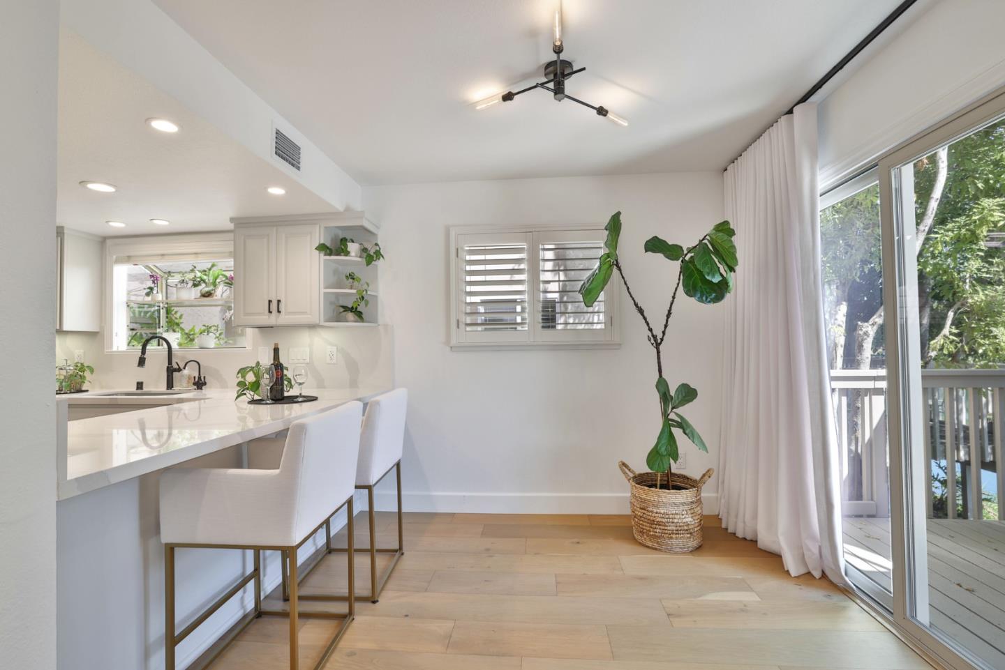 Detail Gallery Image 11 of 71 For 118 via Lago, Los Gatos,  CA 95032 - 3 Beds | 2/1 Baths