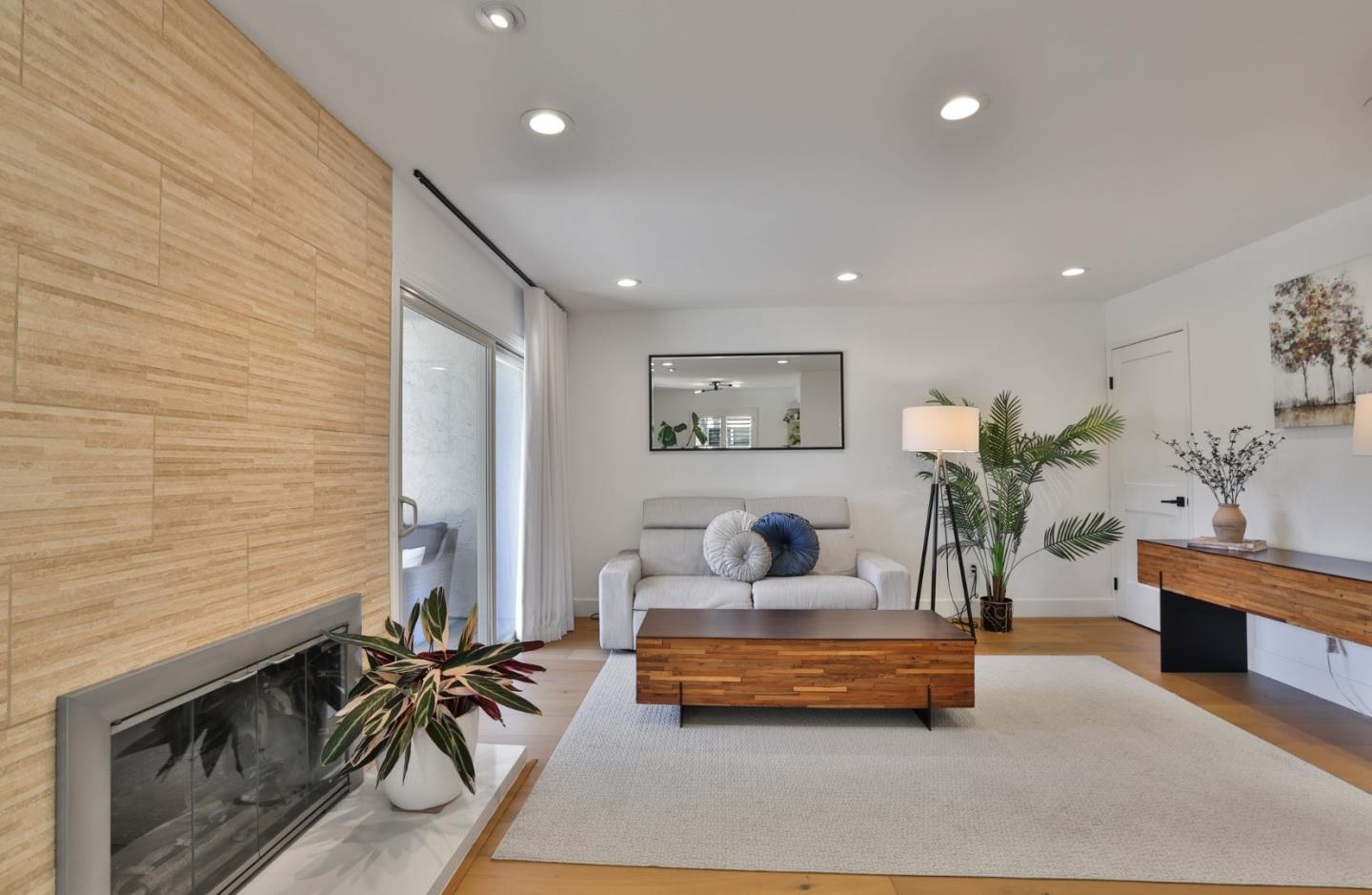 Detail Gallery Image 13 of 71 For 118 via Lago, Los Gatos,  CA 95032 - 3 Beds | 2/1 Baths