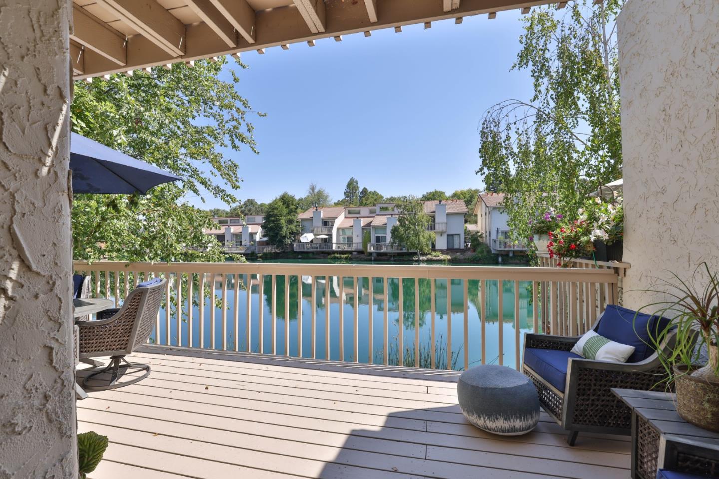 Detail Gallery Image 17 of 71 For 118 via Lago, Los Gatos,  CA 95032 - 3 Beds | 2/1 Baths