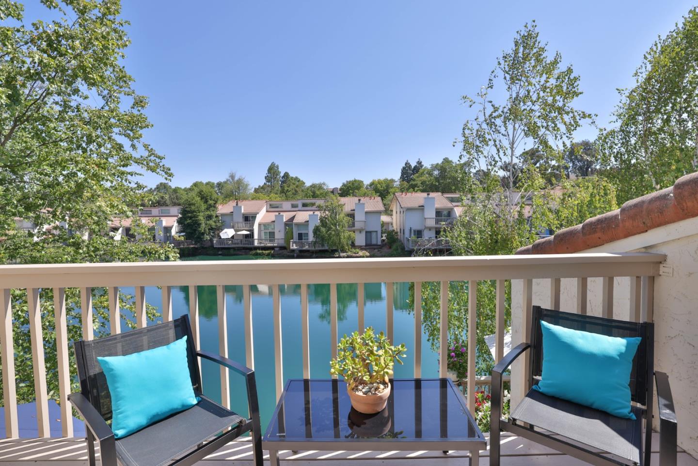 Detail Gallery Image 25 of 71 For 118 via Lago, Los Gatos,  CA 95032 - 3 Beds | 2/1 Baths
