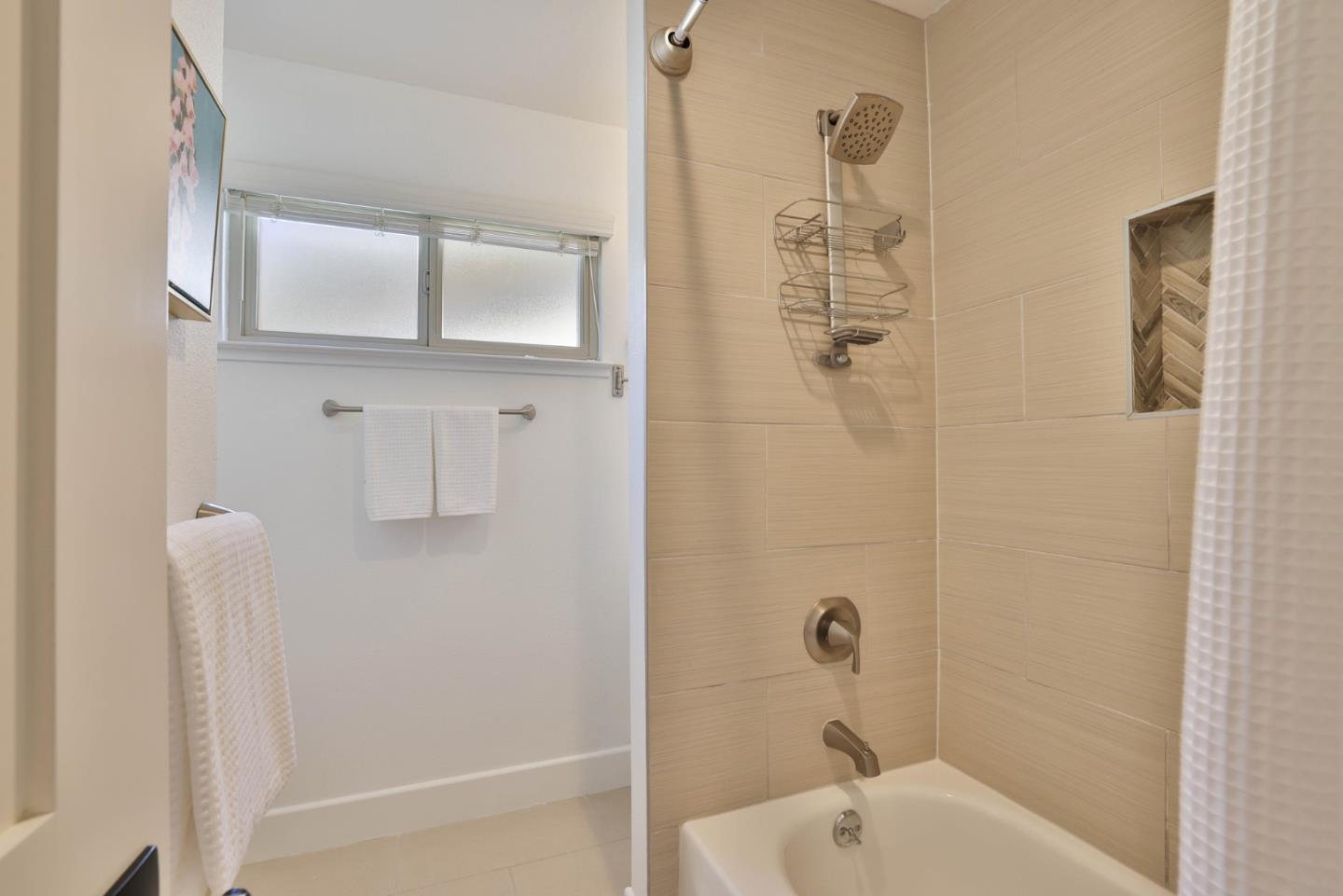Detail Gallery Image 34 of 71 For 118 via Lago, Los Gatos,  CA 95032 - 3 Beds | 2/1 Baths