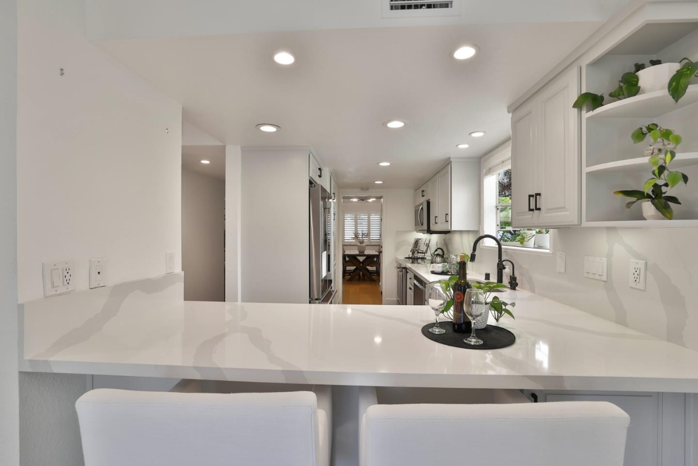 Detail Gallery Image 9 of 71 For 118 via Lago, Los Gatos,  CA 95032 - 3 Beds | 2/1 Baths