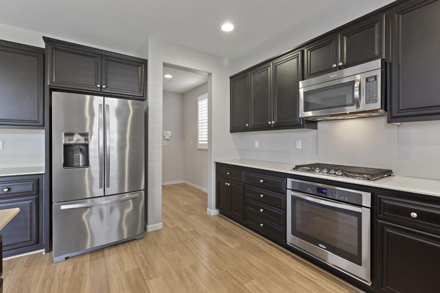 Detail Gallery Image 18 of 35 For 900 Verissimo Ct, Hollister,  CA 95023 - 3 Beds | 2/1 Baths