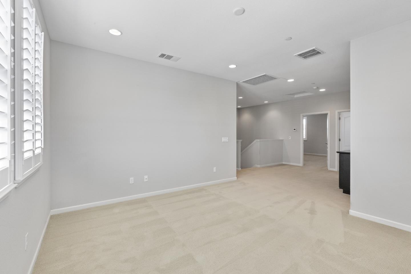 Detail Gallery Image 20 of 35 For 900 Verissimo Ct, Hollister,  CA 95023 - 3 Beds | 2/1 Baths