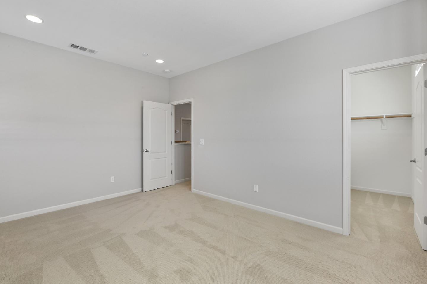 Detail Gallery Image 26 of 35 For 900 Verissimo Ct, Hollister,  CA 95023 - 3 Beds | 2/1 Baths