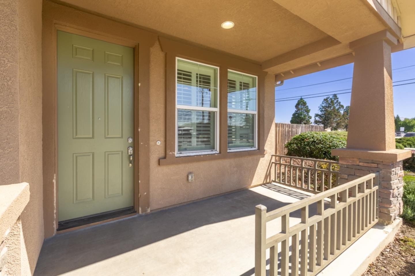 Detail Gallery Image 3 of 35 For 900 Verissimo Ct, Hollister,  CA 95023 - 3 Beds | 2/1 Baths