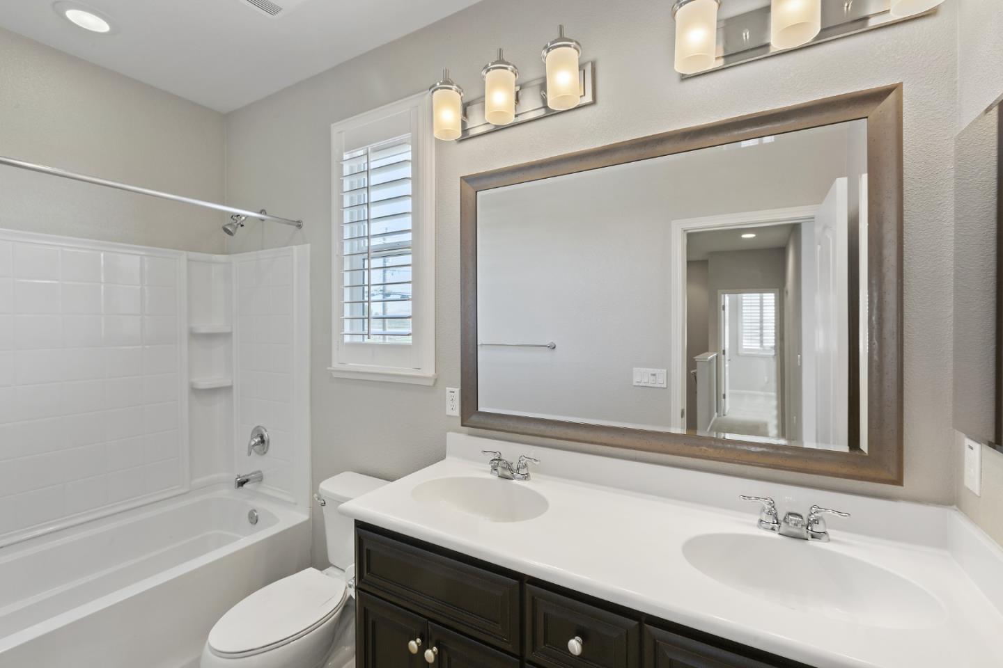 Detail Gallery Image 31 of 35 For 900 Verissimo Ct, Hollister,  CA 95023 - 3 Beds | 2/1 Baths
