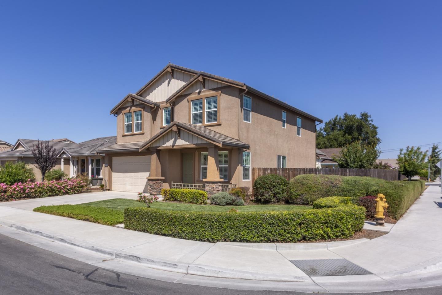 Detail Gallery Image 5 of 35 For 900 Verissimo Ct, Hollister,  CA 95023 - 3 Beds | 2/1 Baths
